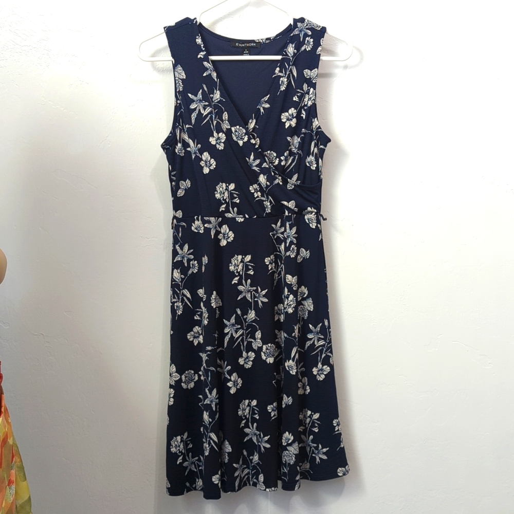 41 Hawthorn Navy Blue and White Dress Size Small Petite